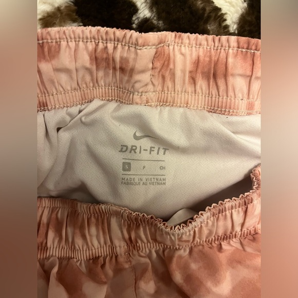 Nike shorts - Picture 4 of 4